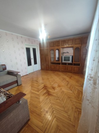 Здається в оренду велика 3кімнатна квартира по вул. Укр. Дивізії - фото 1