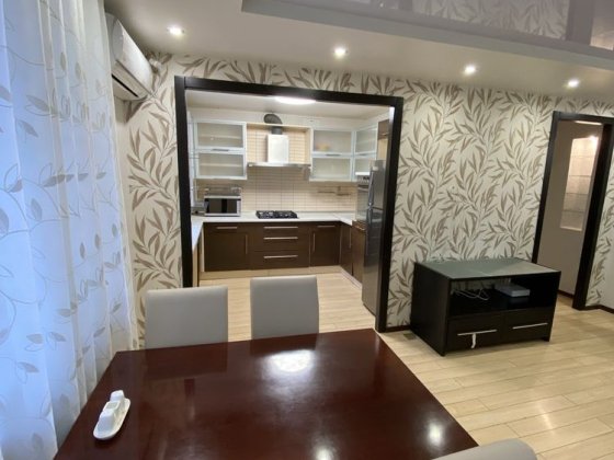 3 кімнатна квартира з АВТОНОМНИМ  ОПАЛЕННЯМ на Соц місті Кривой Рог