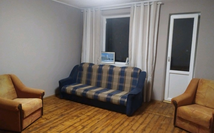 Червона,3-х кімнатна, для Командировочних. - фото 1