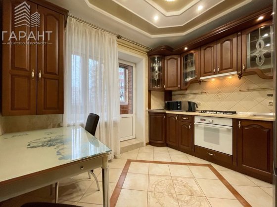 Здам 2-х кімнтану квартиру в новобудові + 2 парко місця. Сумы