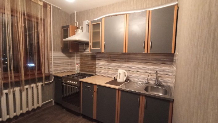 Оренда 2 кімнатна квартира ринок 9, вулиця ЗСУ - фото 1