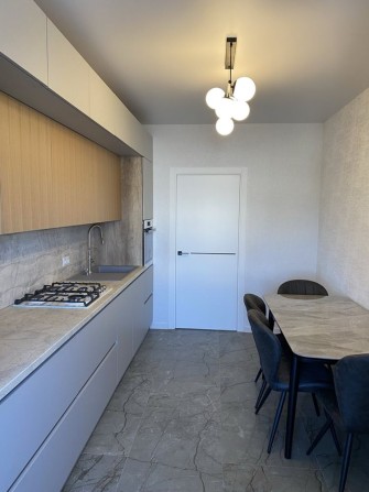 Власник Здам довгостроково 2кім квартиру в парку, центр люкс хаус - фото 1