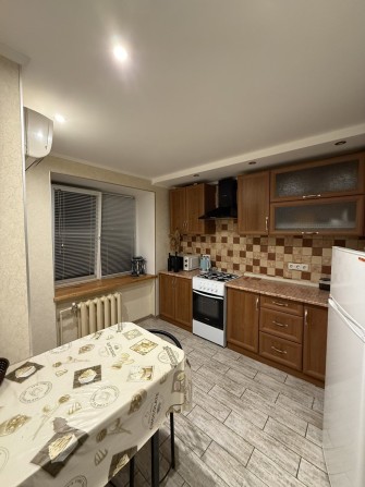 Оренда 1к в Центрі міста. Світло не вимикають. Без дітей і тварин - фото 1