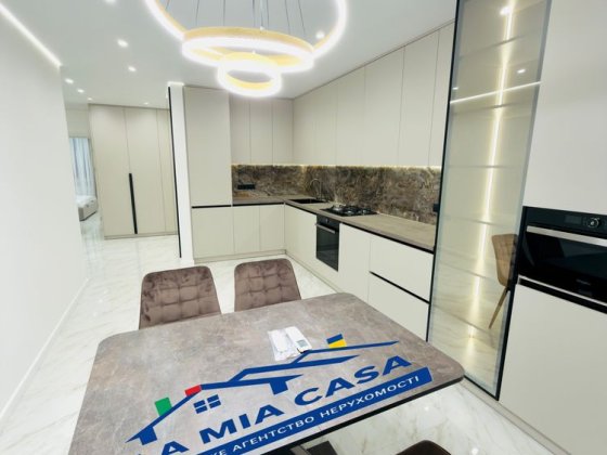 Оренда 2 кімнатноі квартири в новобудові (авторський ремонт) Івано-Франківськ