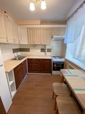 Центр паркова зона місце для парковки авто - фото 1