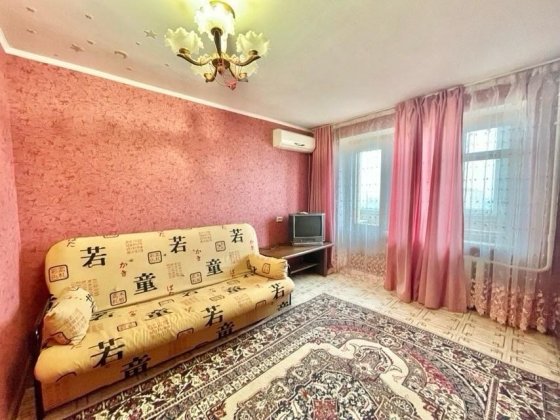 1-кімнатна квартира по вулиці Харківська з меблями і технікою