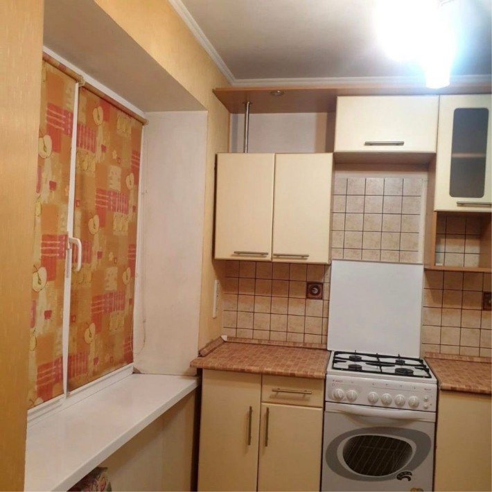 Автовокзал біля зупинки - фото 1