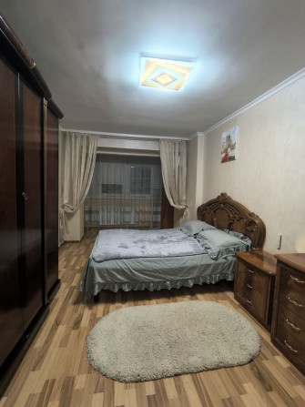 Трикімнатна квартира на Героїв Майдану( маг Гардероб) - фото 1