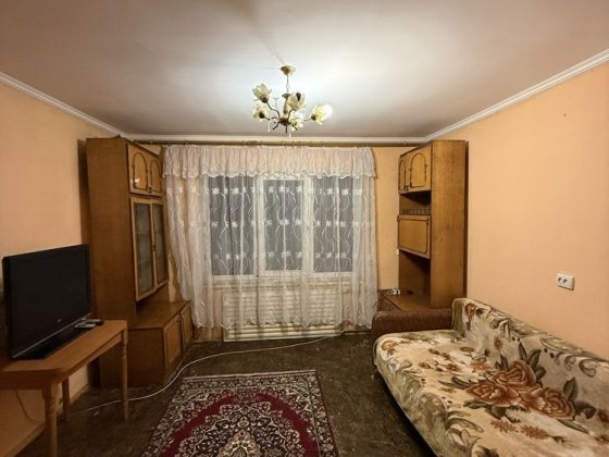 Оренда 1 кімнатна Квартира В приватному Будинку вул . Г.Майдану Чернівці