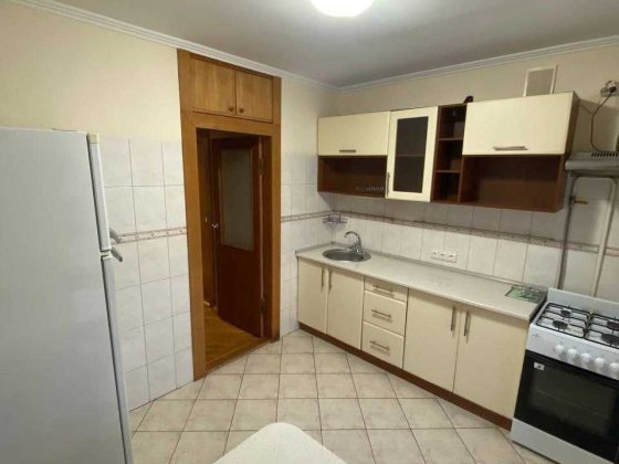 Здається 2-Х кімнатна "ЧЕШКА" на вул.ЛЕОНТІЯ САНДУЛЯКА (Полєтаєва) Черновцы