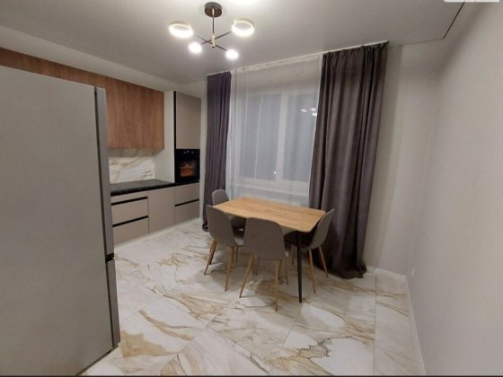 Здається 1-км.Біля Парку. Ужгород