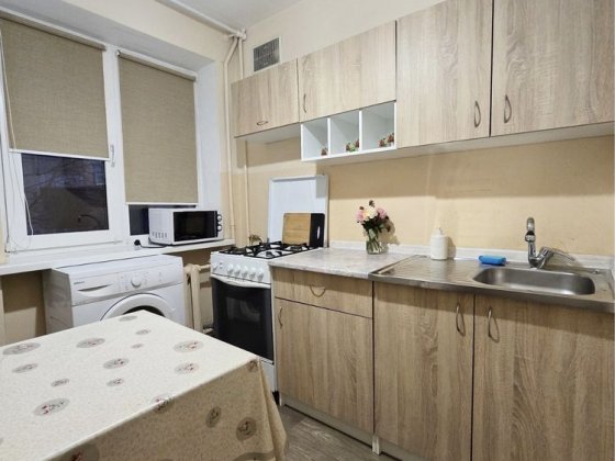 Оренда 1 кімнатної, ПОЛЄТАЄВА (АВТОВОКЗАЛ), МЕБЛІ та ТЕХНІКА, ліжко! Чернівці