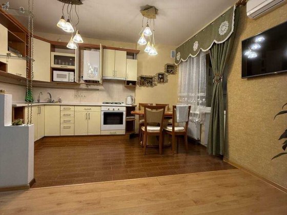 Здається в оренду однокімнатна квартира-студія, район Площі! Чернигов