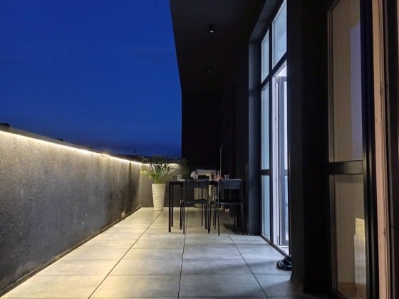 Здам чудову нову квартиру з великою терасою в центрі(Докомплектовуєтьс Ужгород