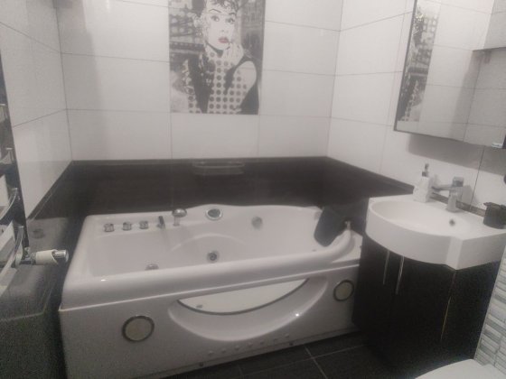 Здається 1кімн кв. у центрі від власника,світло завжди!! Чернівці