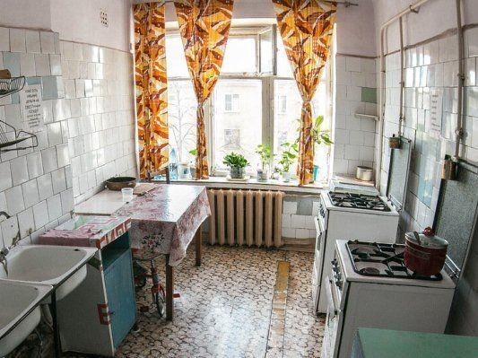 КОМПОСЛ. ВРАХОВАНО 1 кімн. в сімейному гуртожитку. Є пральна маш.. - фото 1