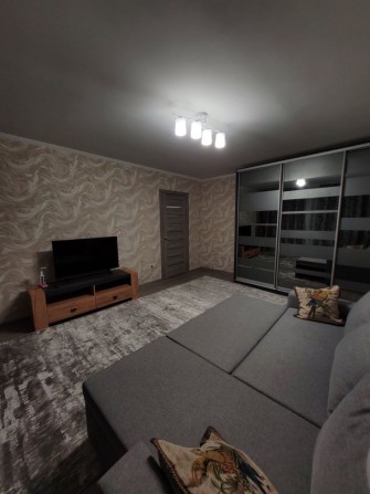 Сдам 1 комн кв,рн Ремзавода,евроремонт,свет - фото 1