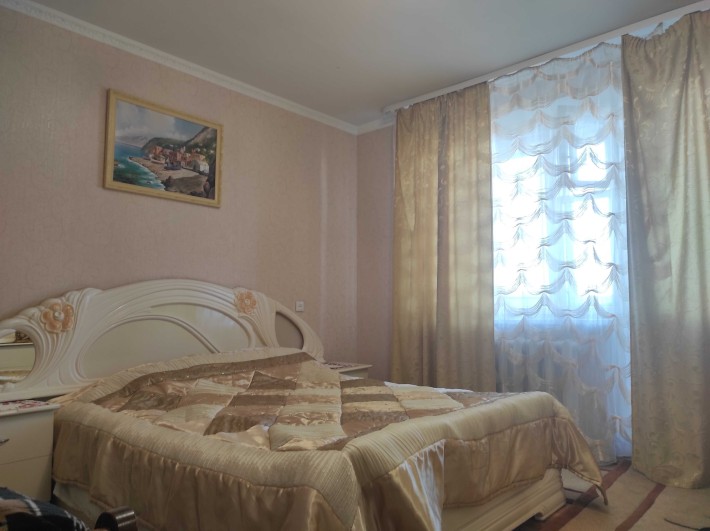 Срочная аренда 2 комн  квартиры район Казбета - фото 1