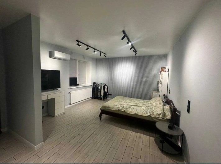 1-кімнатна квартира з ОКРЕМИМ ВХОДОМ і ПОВНІСТЮ АВТОНОМНА!!! - фото 1