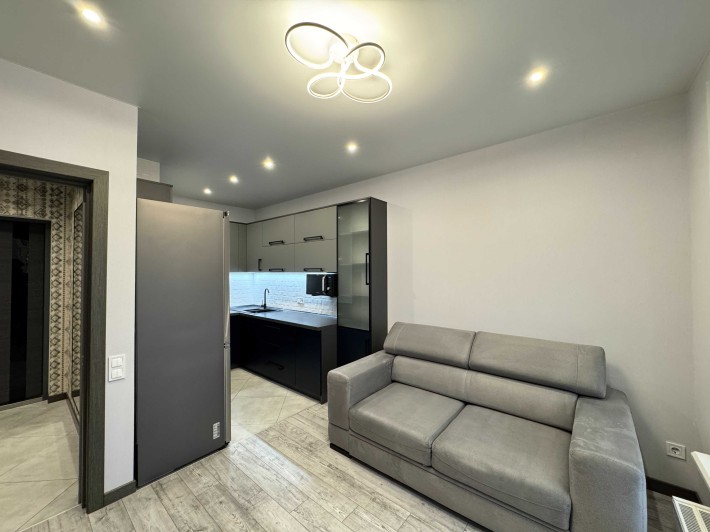 Затишна та продумана 1-кім 45м2 в сучасному ЖК Варшавський - фото 1