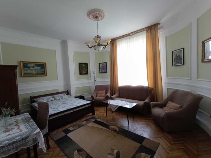 Квартира в історичному центрі біля собору від власника - фото 1