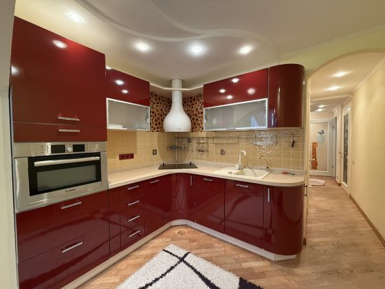 Здається в оренду 3х квартира Майдан Черновцы