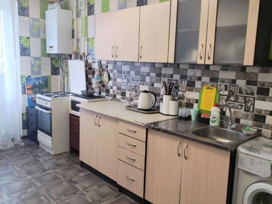 2 кімнатна в новобудові з автономним опаленням - усі меблі і техніка Чернигов