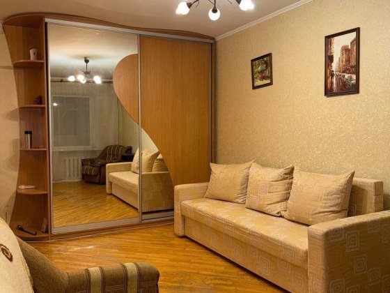 Реальна квартира біля метро Святошин Київ