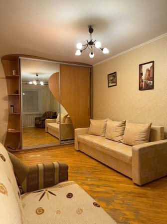 Реальна квартира біля метро Святошин - фото 1