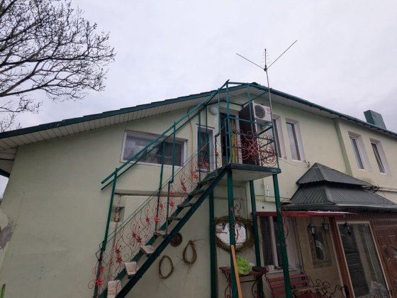 Здається в оренду 2-к квартира, частина будинку в центрі Черновцы