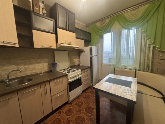 Оренда 3-кімнатої квартири вул. Паркова ,11 Чернігів