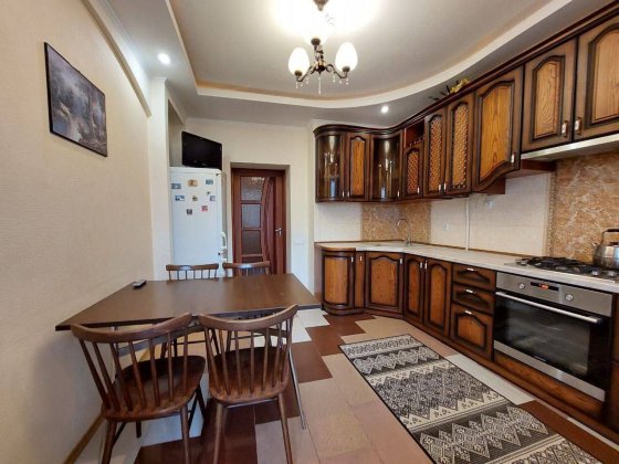 Здається чудова 3 кімната квартира на Келецькі . Винница