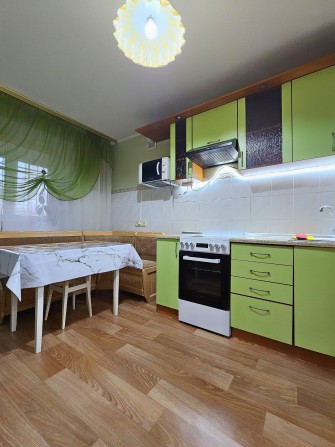 Оренда затишної трикімнатної  квартири в  Дарниці - фото 1