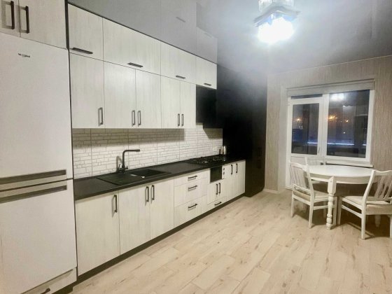 1-кімн. Новобудова 45 кв. 2/10 Автономне опалення. Незалежності 15 Чернигов