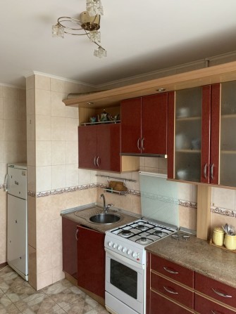 Сдам трехкомнатную квартиру район Рокоссовского - фото 1