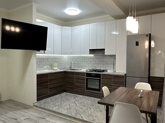 Здається велика сучасна квартира по Незалежності автономка новобудова Чернігів