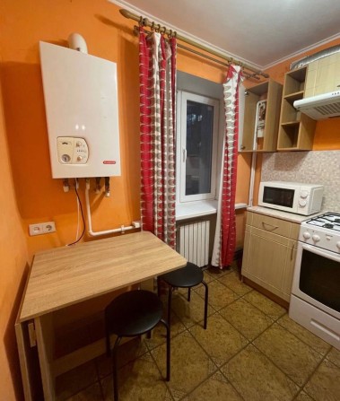 Сдам 1 к квартиру, однокомнатная Титова - фото 1