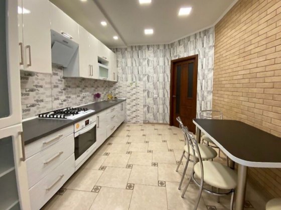 Здається квартира з АГВ, сучасними меблями і технікою!!! Винница