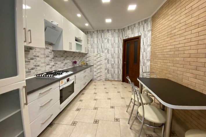 Здається квартира з АГВ, сучасними меблями і технікою!!! - фото 1