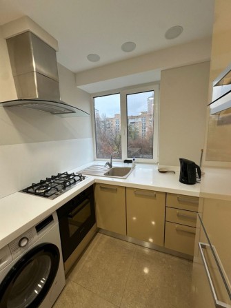 Центр,Печерськ,метро,євроремонт. Газ.Без комісіі. - фото 1