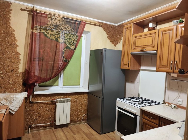 ТЦ Район. ОРЕНДА 1-ї кв, на Троещиніі. Вул. Радунська 14. Є Газ.. - фото 1