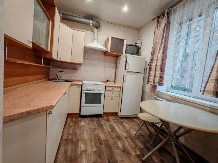 Сдается 2-ком. квартира, верх улицы Рабочая, район магазина  "АТБ". - фото 1