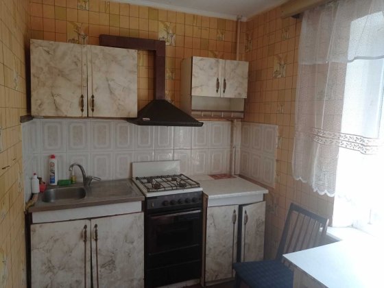 Аренда  2  х комн .кв Историческая 73 а /3 этаж Запорожье