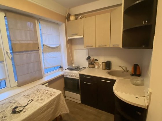 Оренда 1 кімнатної квартири вул. Будівельників 8А, є газ, 1 поверх Киев