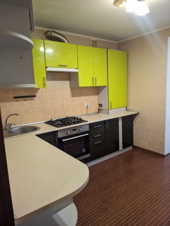 1км кВ на Миколаївській. Можна з котиком. АГВ - фото 1