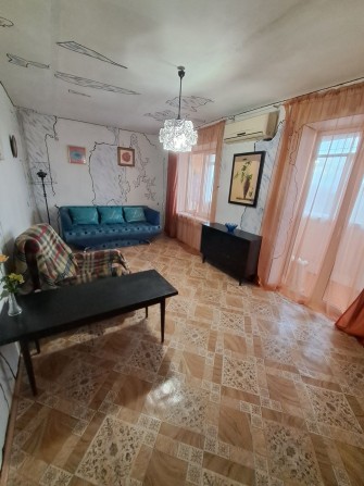 Сдам большую 2-х комнатную квартиру - фото 1