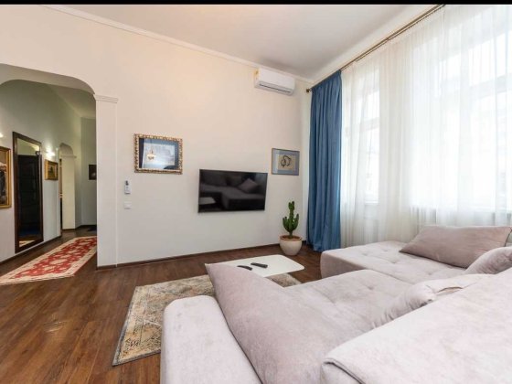 3 кімнатна квартира в центрі столиці вул. Є.Чикаленка 28/9(Пушкінська) Киев