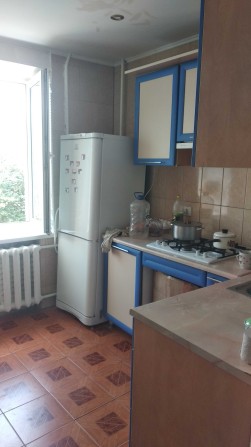 Здам 2 кімнатну квартиру по вул. 600-річчя - фото 1