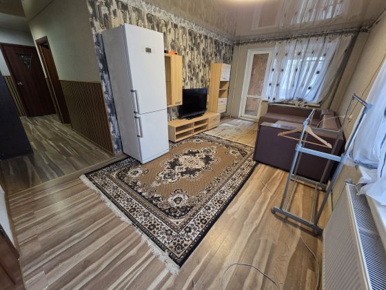 С ремонтом. 2 х комн кв. Левый берег. Риелторы не звоните. Днепр