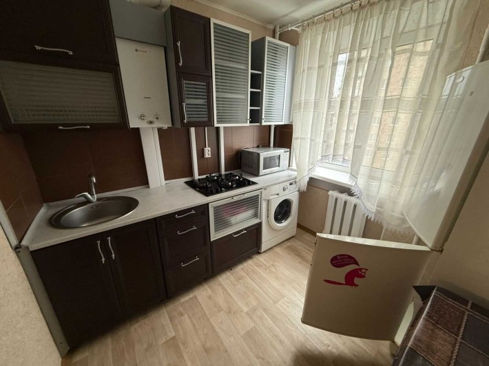 Сдается 3-х к. кв. на Пр. Соборном, р-н Анголенко. Свет + Животные + - фото 1